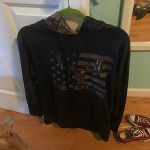 Men’s underarmor sweater